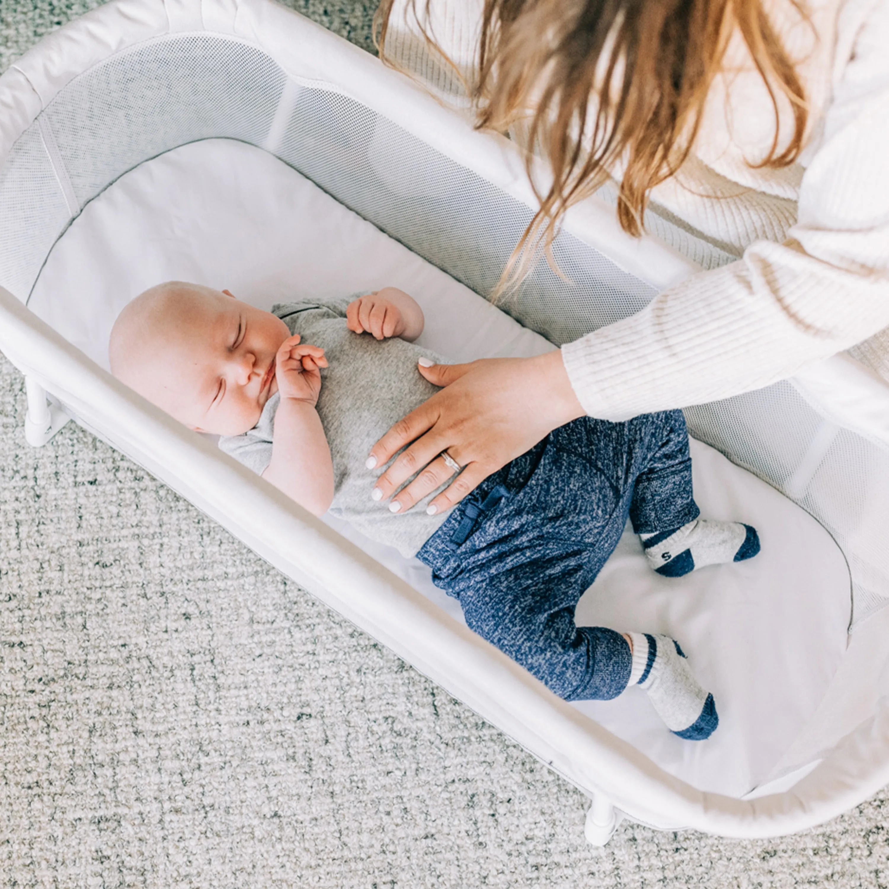 Snuggle Nest™ Portable Bassinet-Driftwood Grey